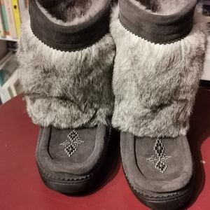 Manitobah Mukluks Size 6